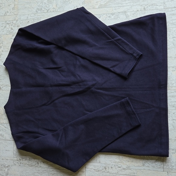 L.L. Bean Woman's Size Medium Navy Sweter Button Down V Neck - Picture 6 of 8